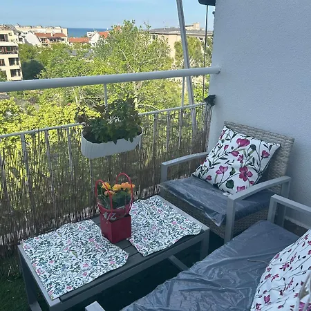 Leisure In A Flower Sea Apartment, Lazur Apartmán *