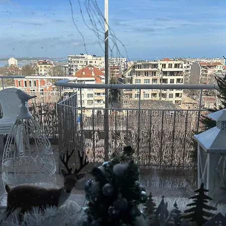 Apartment Leisure In A Flower Sea Apartment, Lazur Burgas