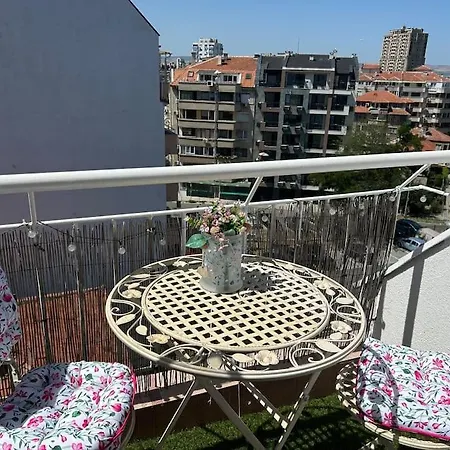 Leisure In A Flower Sea Apartment, Lazur